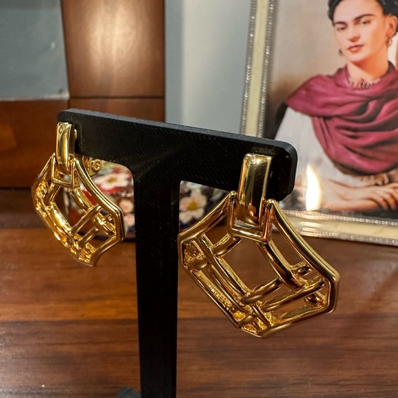 Vintage Monet Gold Tone Geometric Clip-On Earrings - Picture 4 of 11